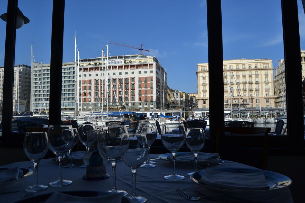 Transatlantico Hotel Nápoly Kültér fotó